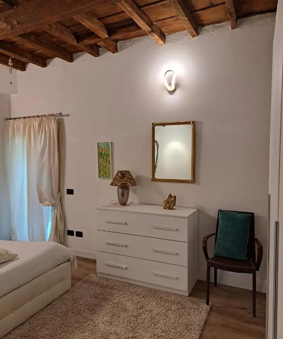 Centro Storico Luxury Smeraldo Suite: Historic Elegance with Hydromassage Ravenna Apartment