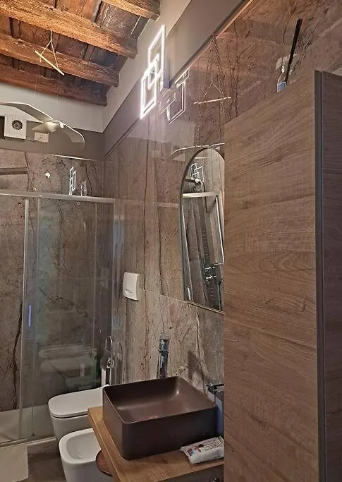 Centro Storico Luxury Smeraldo Suite: Historic Elegance with Hydromassage Ravenna