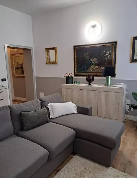 Apartment Centro Storico Luxury Smeraldo Suite: Historic Elegance with Hydromassage Ravenna