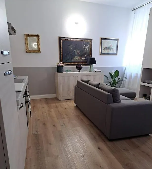 Centro Storico, Centralissimo Luxury Smeraldo Suite Doccia Idromassaggio ,Paniere Gratuito Con Piccola Colazione Ravenna 0*,  Italia