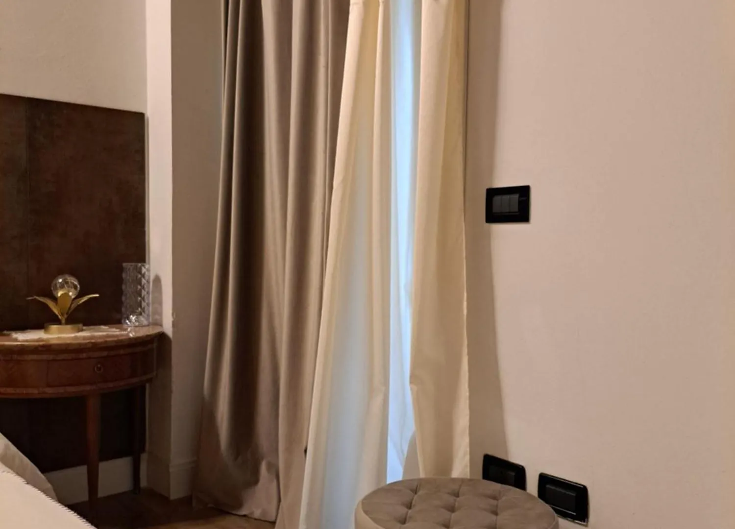 Centro Storico Luxury Smeraldo Suite: Historic Elegance with Hydromassage Ravenna Italy